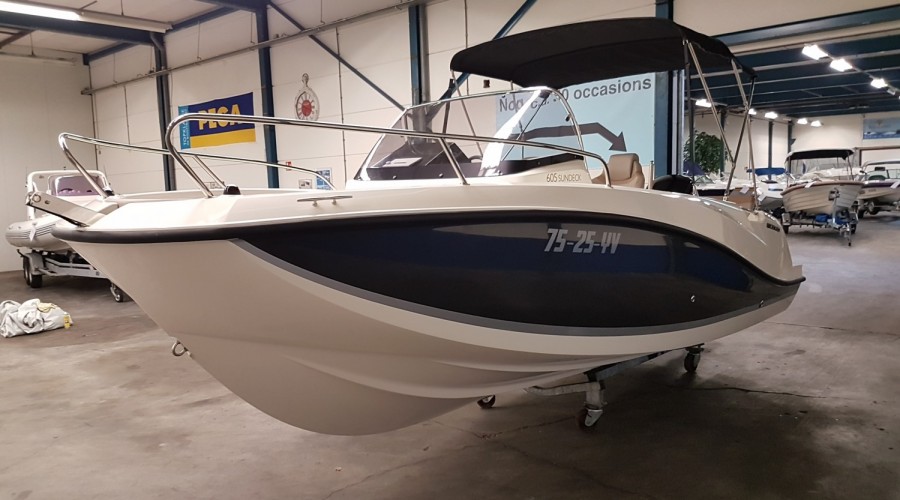 Quicksilver 605 Sundeck