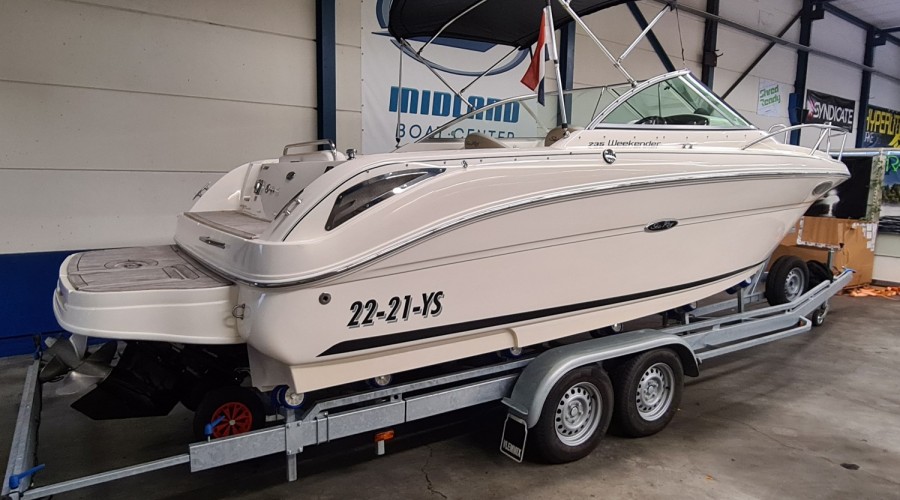 Sea Ray 235 Weekender