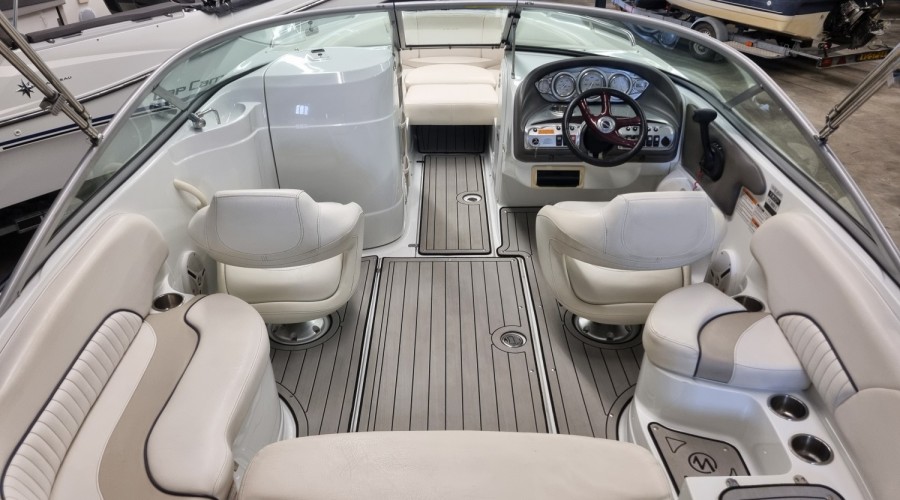 Schitterende Azure AZ 238 Bowrider 