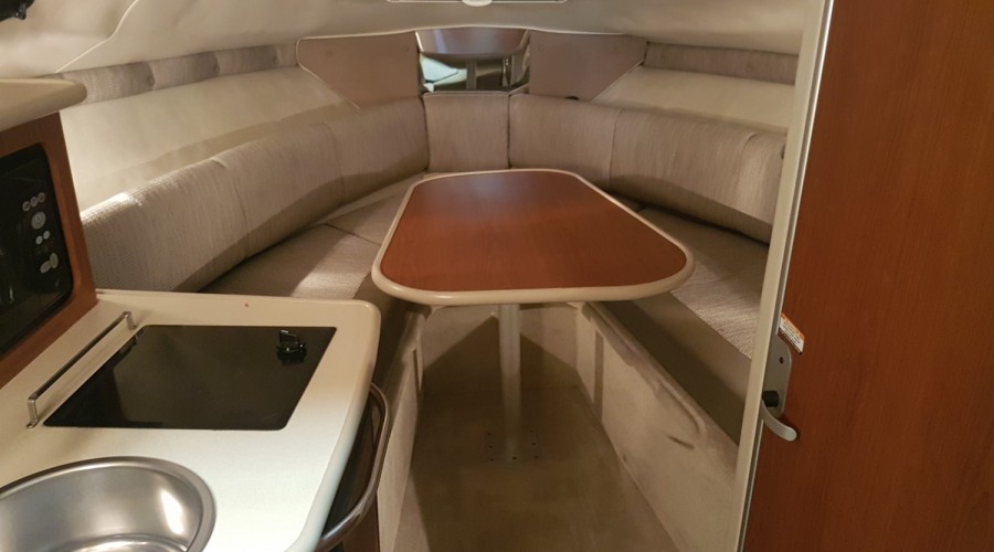 Chaparral 240 Signature Cruiser