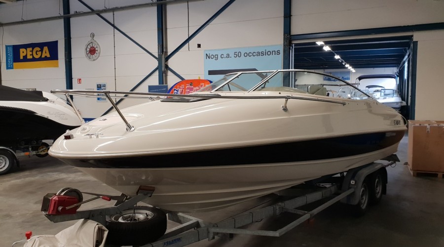 Zeer nette Bayliner 2052 LS Capri cuddy uit 1999