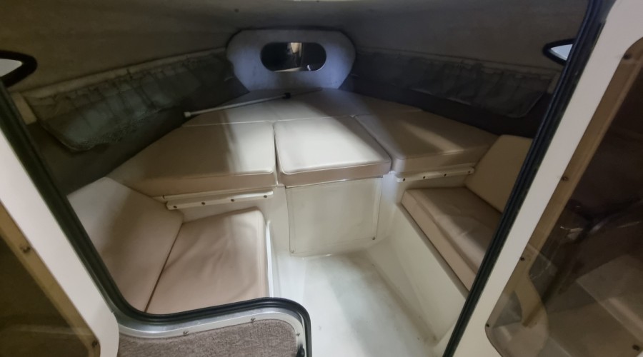 Stingray 205 CX 5.0 MPI met trailer en slechts 149 uur