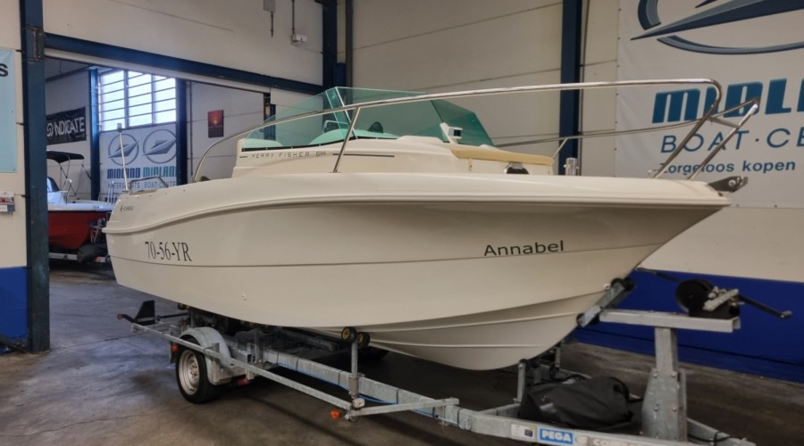 Jeanneau Merry Fisher 585 met Suzuki DF90A en trailer